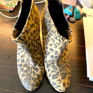 Sam & Libby leopard booties